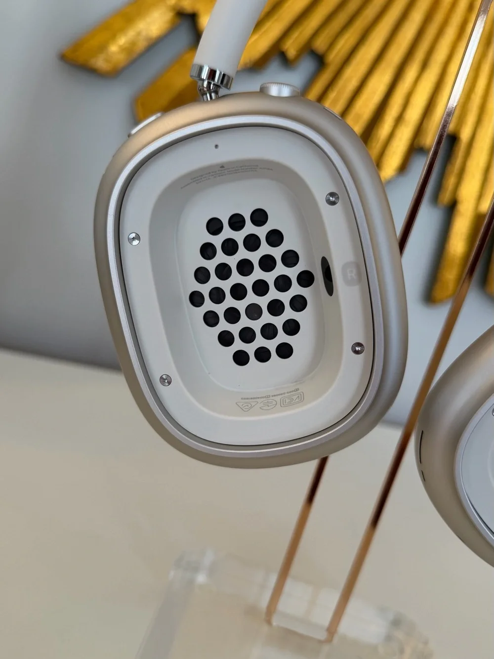 Apple AirPod Max 2 in Starlight